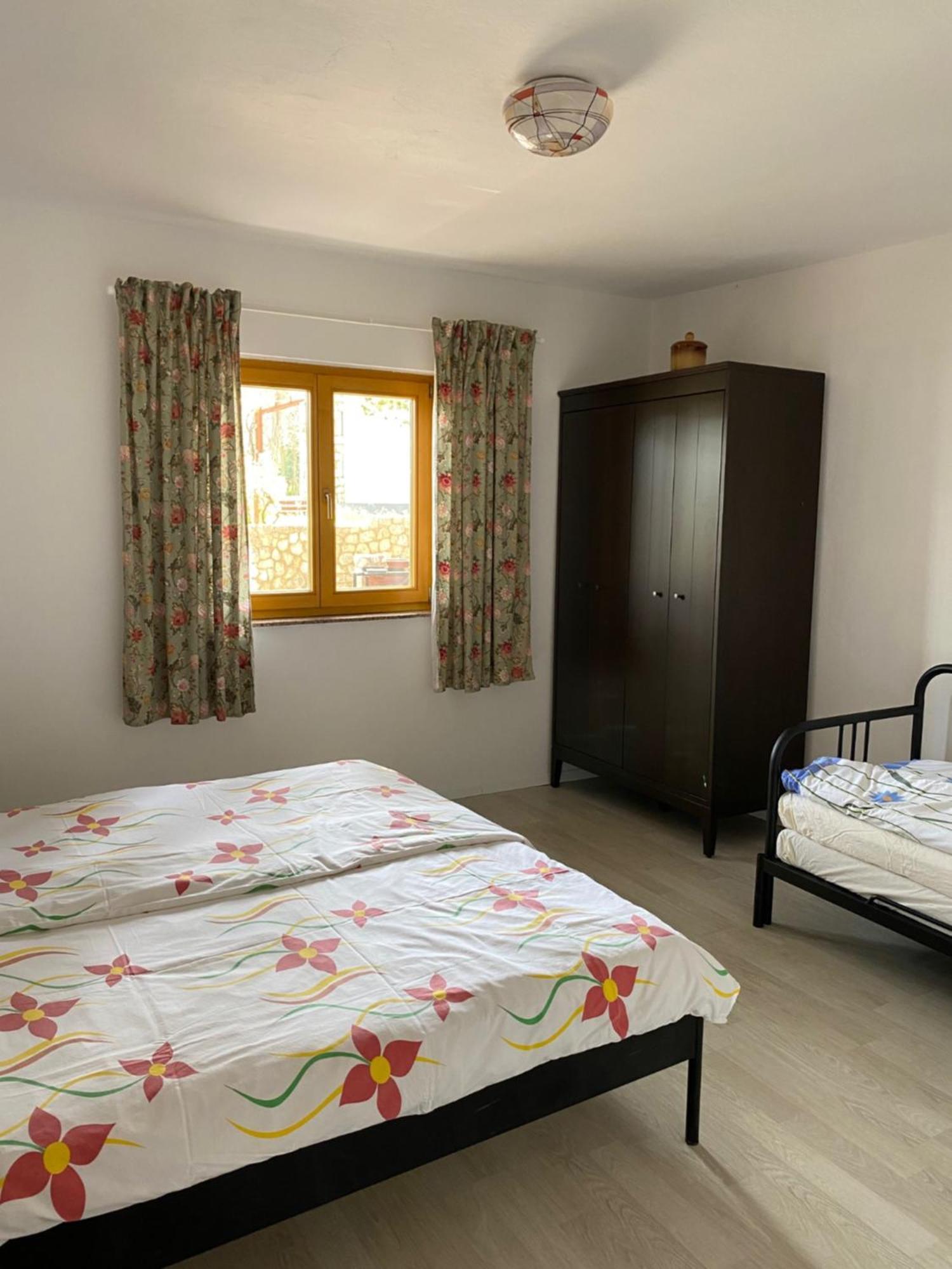 Apartments Lili I Башка Екстер'єр фото